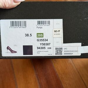 CHANEL Black Lambskin Pumps